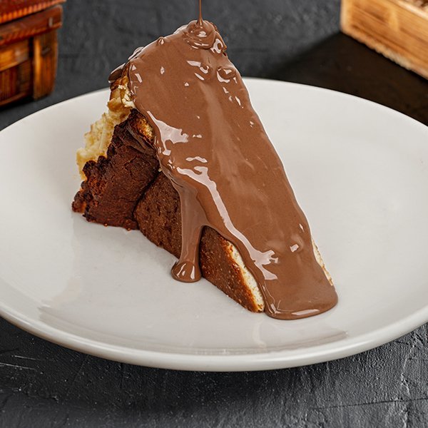 قطعة كيك سان سباستيان